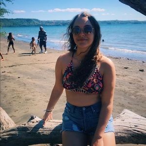 Meet your Posher, Tindol